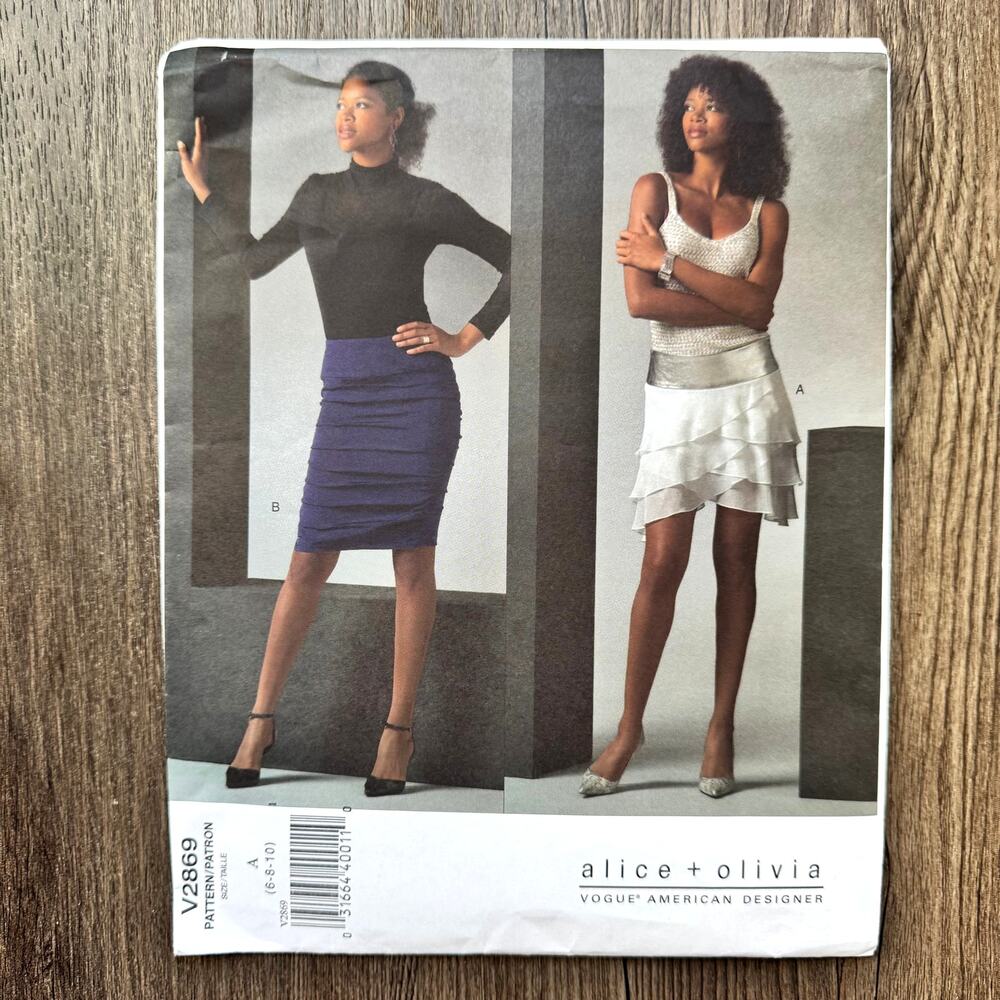 UNCUT Vintage Y2K Vogue 2869 Alice + Olivia Sewing Pattern Womens XXS-XS Skirt